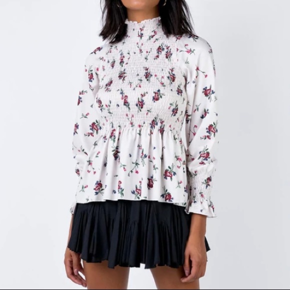 🎉HOST PICK ⭐️ Princess Polly Floral Top Size 4 - Picture 4 of 4
